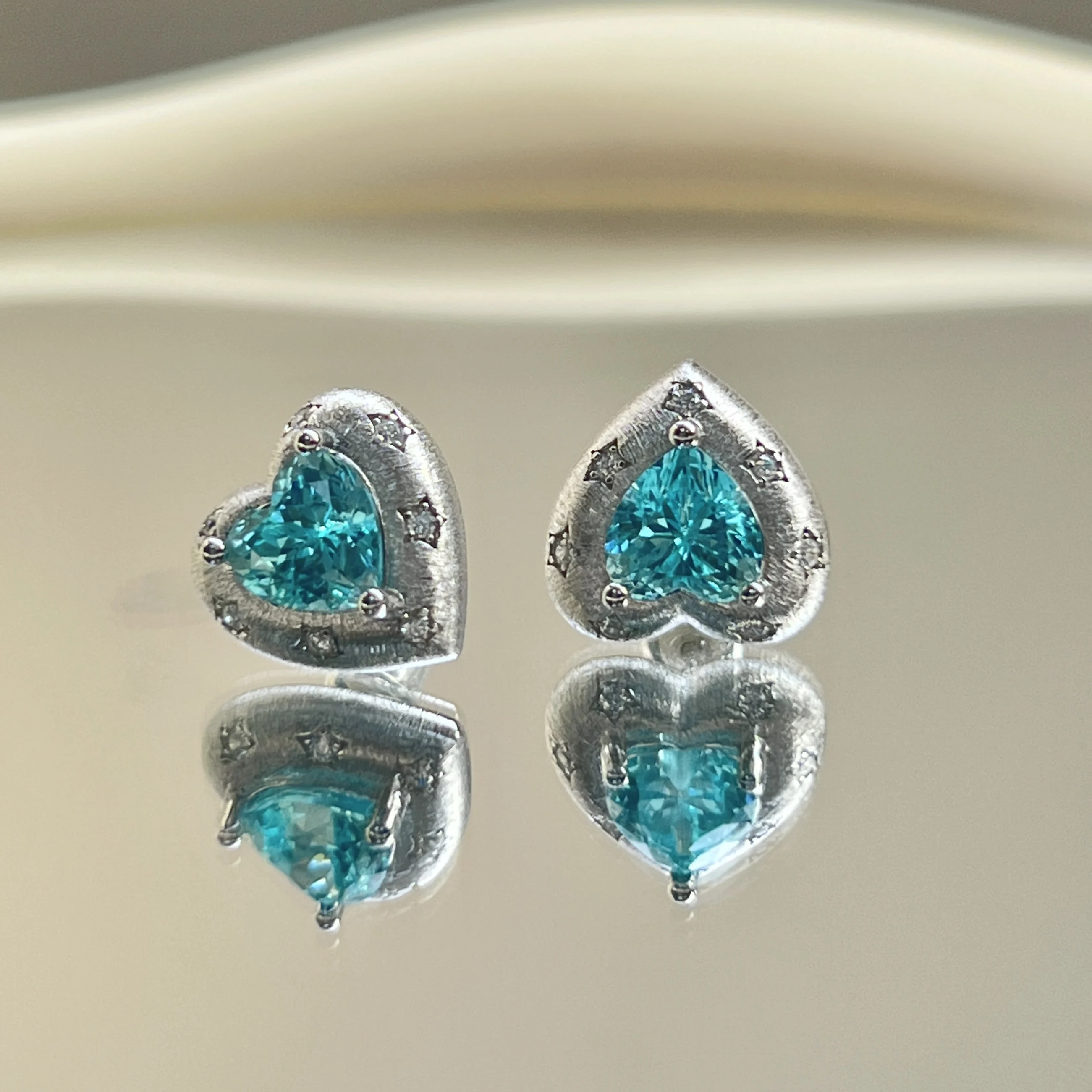 

S925 Silver Cultured Paraíba Heart-Shaped Gemstone Love Spiral Processed with Moissanite Accent Earrings