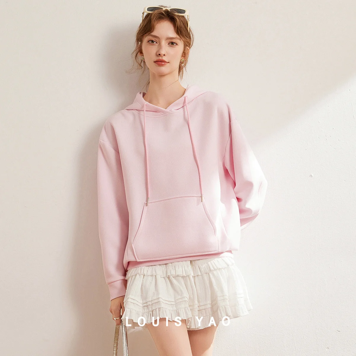 

LOUIS YAO Hooded Kangaroo Pocket Sweatshirt 2026 Spring/Autumn Stylish Casual Loose Drop Shoulder Long Sleeve Women's Hoodies