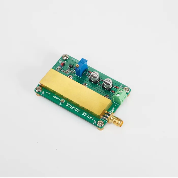 0-1GHz RF Noise Source White Noise Generator Simple Spectrum Tracking Source Frequency Sweeper