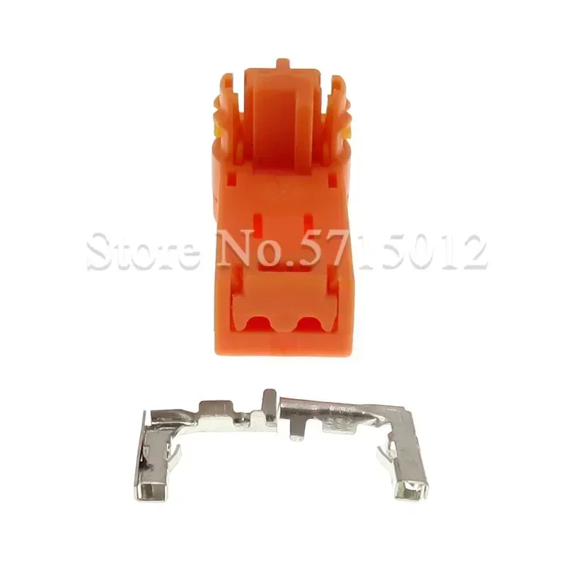 2 Hole SQSR-02H-1C-D Automotive Socket For Toyota Camry Corolla Crown Highlander