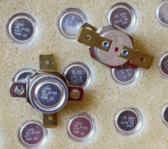 

1PCS L90C 2455RP normally closed 90 degrees, temperature switch 9100-437 L90C genuine electronic components