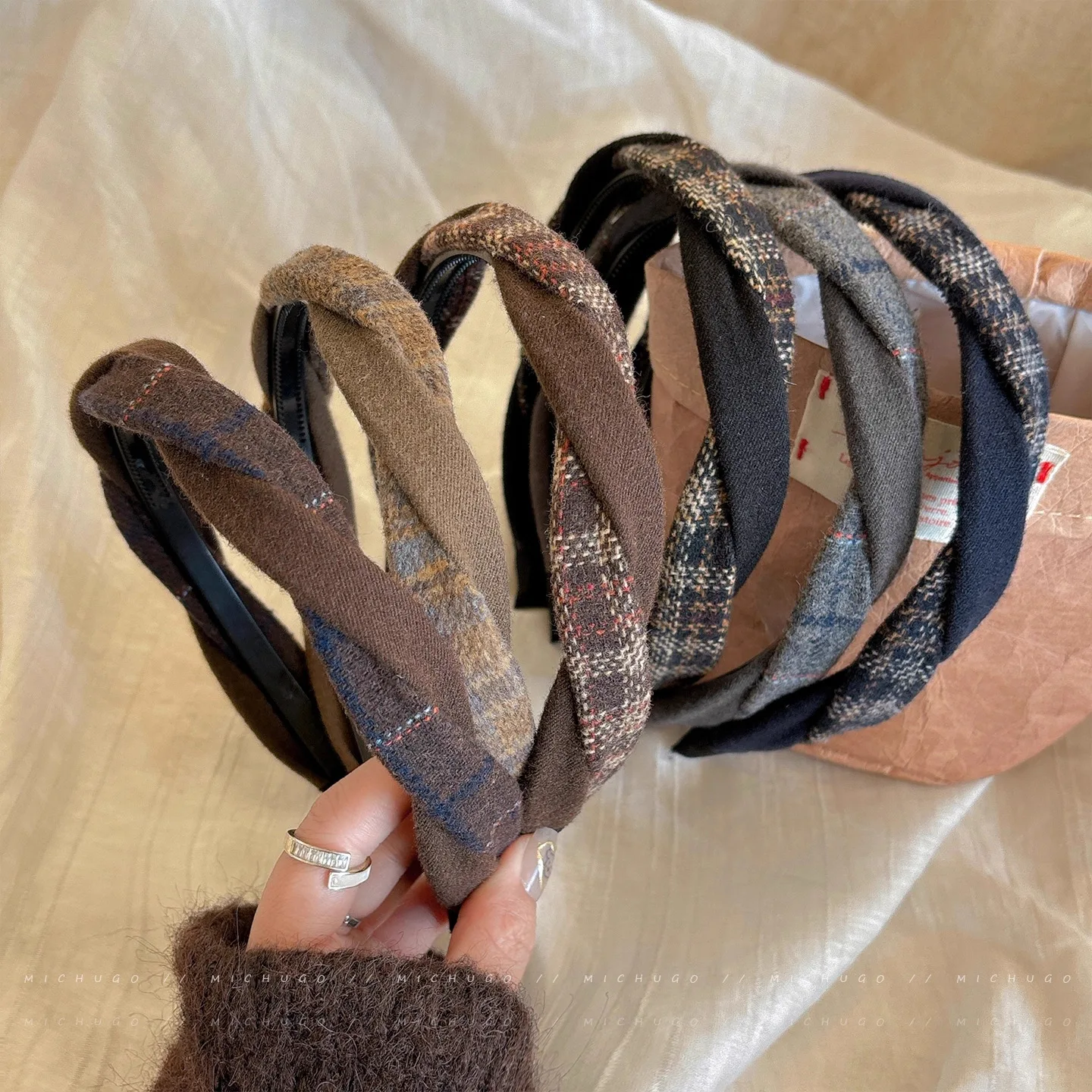 

Twist headband women's autumn and winter headband does not restrain the head, daily external wear hair bundle hair accessories