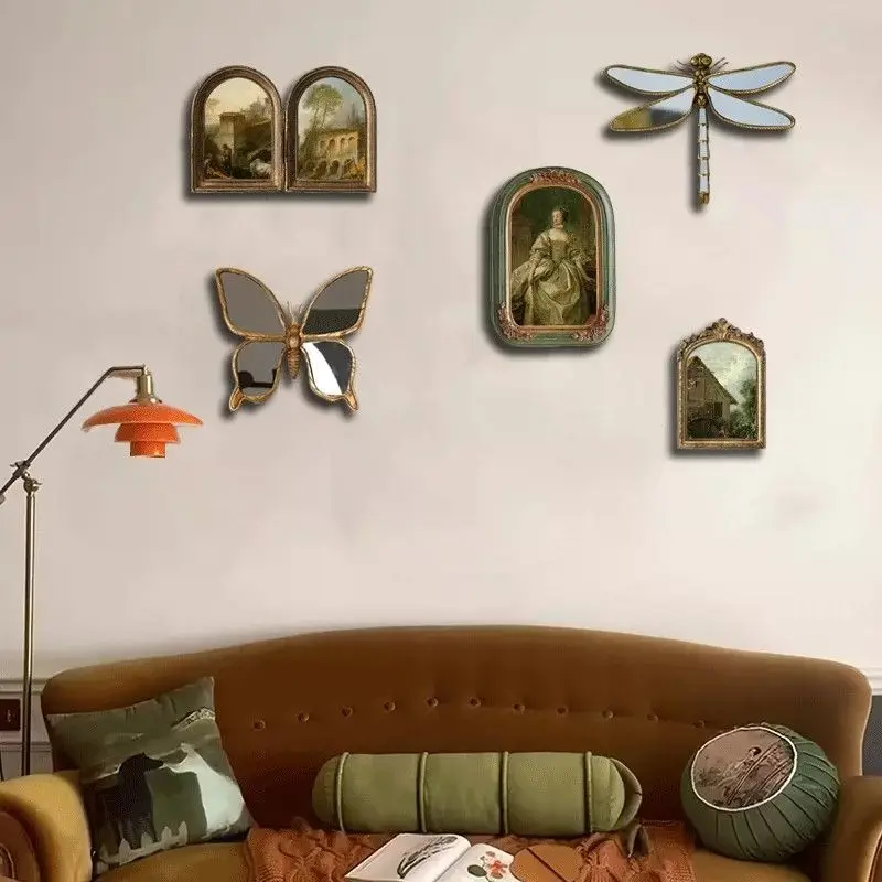 Retro literary living room sofa wall decoration combination, simple light luxury wall decoration to enhance the sense of home