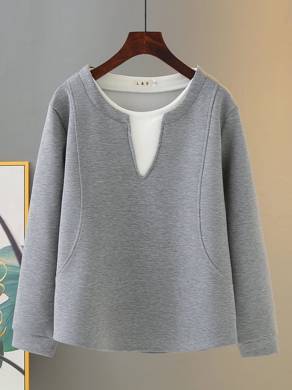 plus Size Women's round Neck Long Sleeve Sweatshirt Color Block Base Layer Top Slimming Design Korean Style Commute Fashion