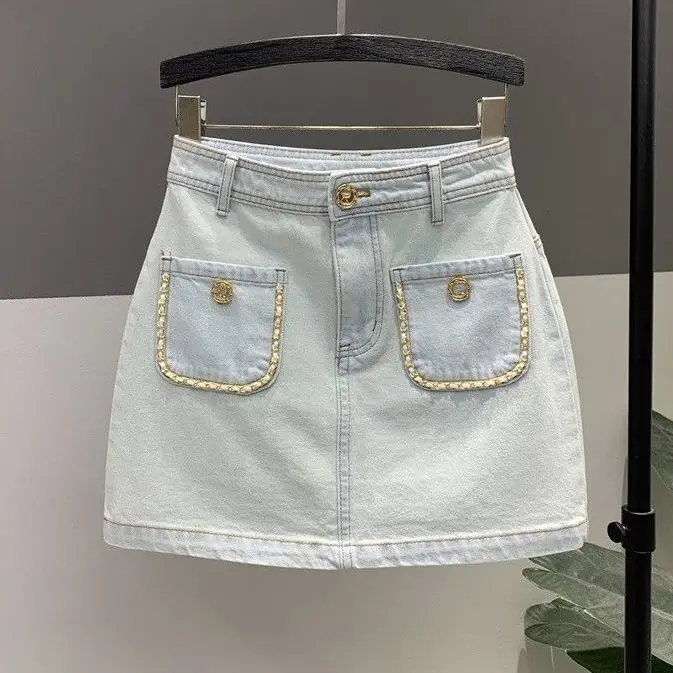 

In The Summer of 2024, The Pocket Chain Was Designed with A Sense of Hip Denim Skirt.