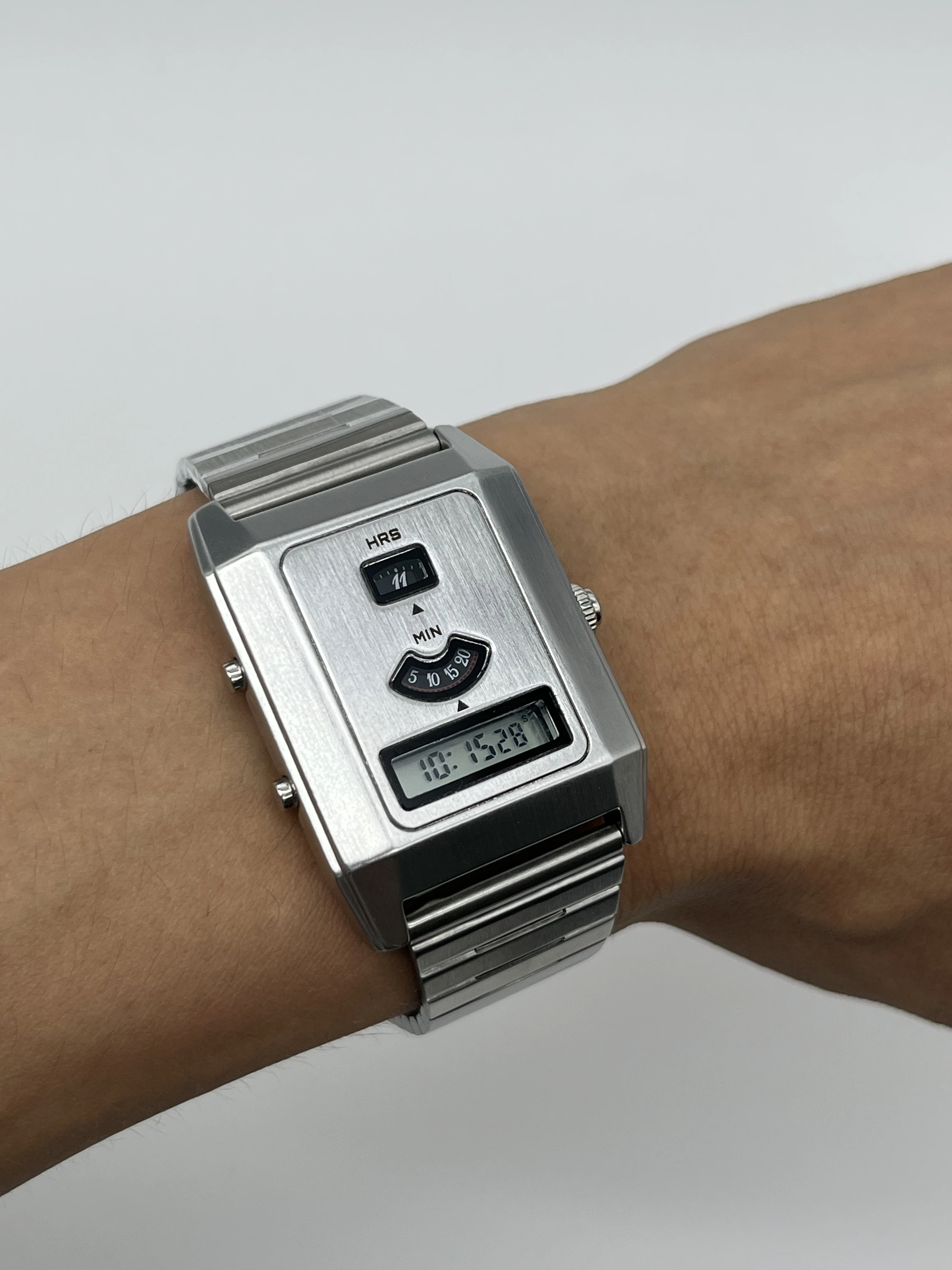C-0PO Couple's Retro Digital Watch LCD Display, Vintage 2026 Design - Adjustable Strap Daily Casual Matching Timepiece