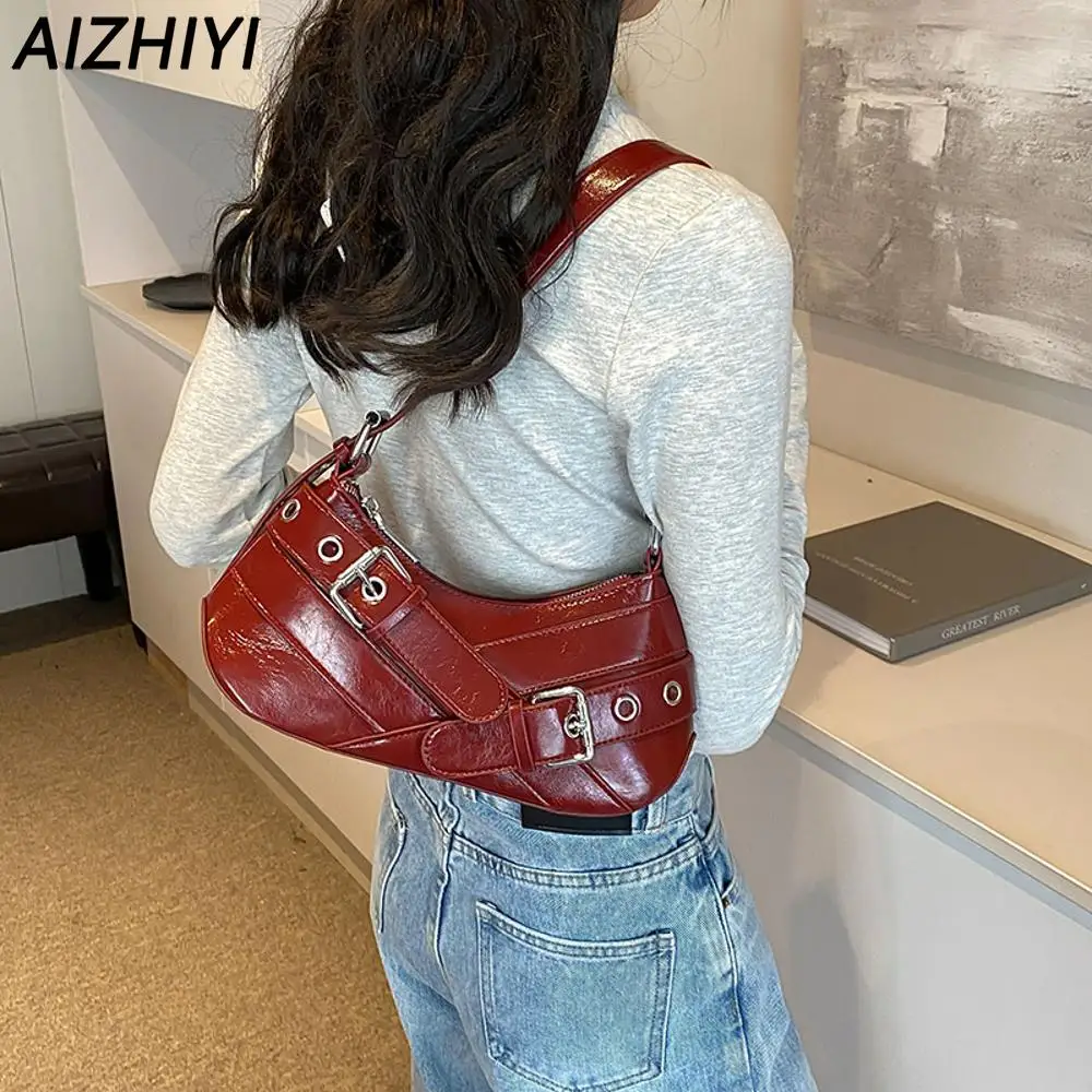 Why the Shoulder Bag 90s Is the Perfect Retro Accessory for Modern