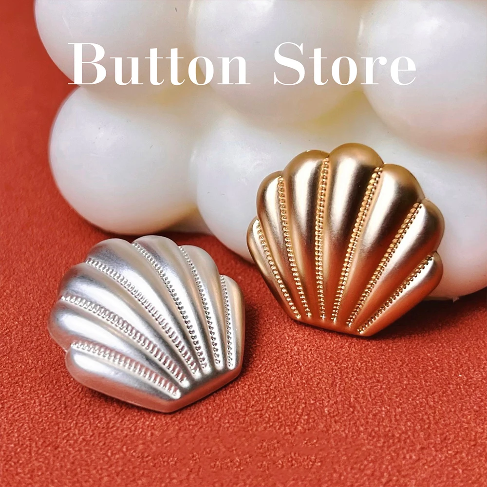

10-Pack Elegant Scallop Metal Buttons for Sewing (18/23mm) - Gold/Silver, Minimalist Coat Suit Blazer Decorative Sewing Buttons