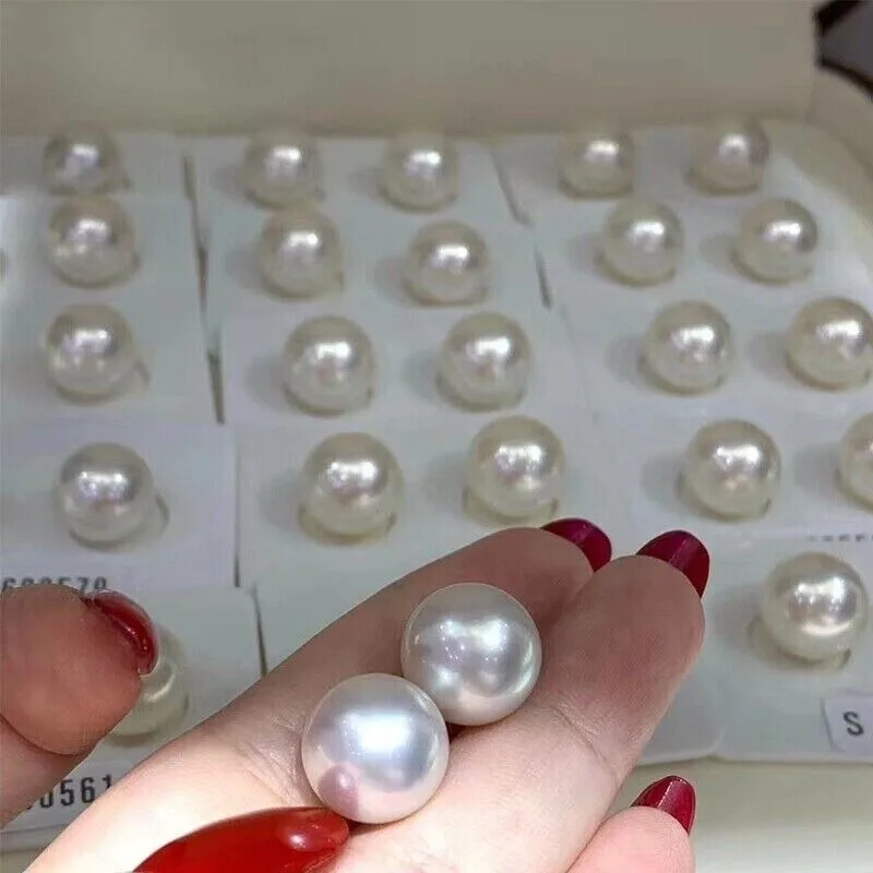 Preciosos pendientes de perlas redondas blancas Nanhai AAAA de 12-13 mm, pendientes premium simples y versátiles de oro de 14 k para mujer -