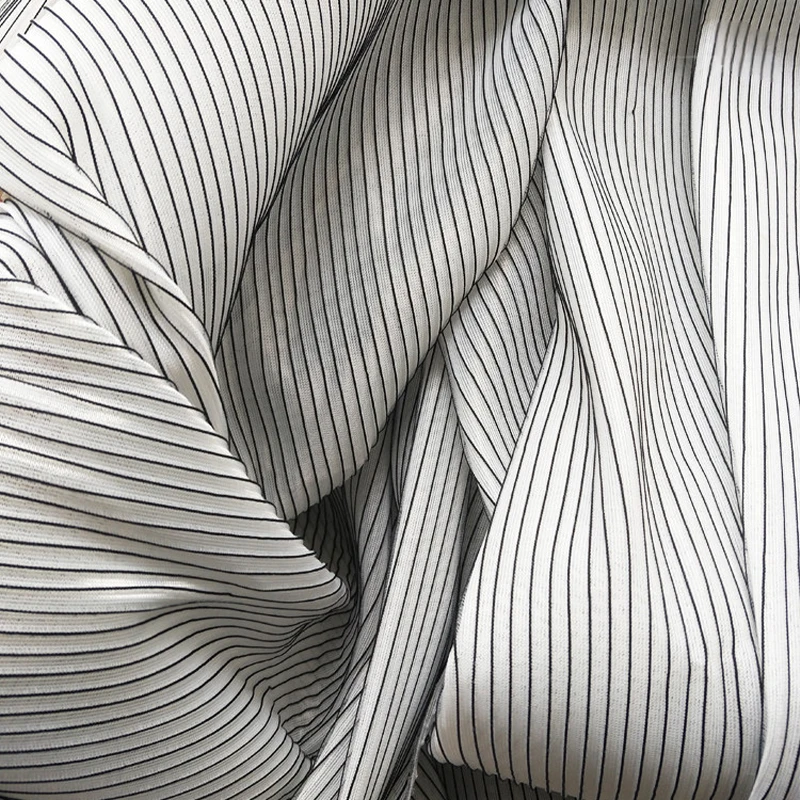 

50x145cm 3D Craftsmanship Stiff Stripes Pleated Texture Fabric Black And White Air Layer Designer Fabric DIY Sewing Clothing