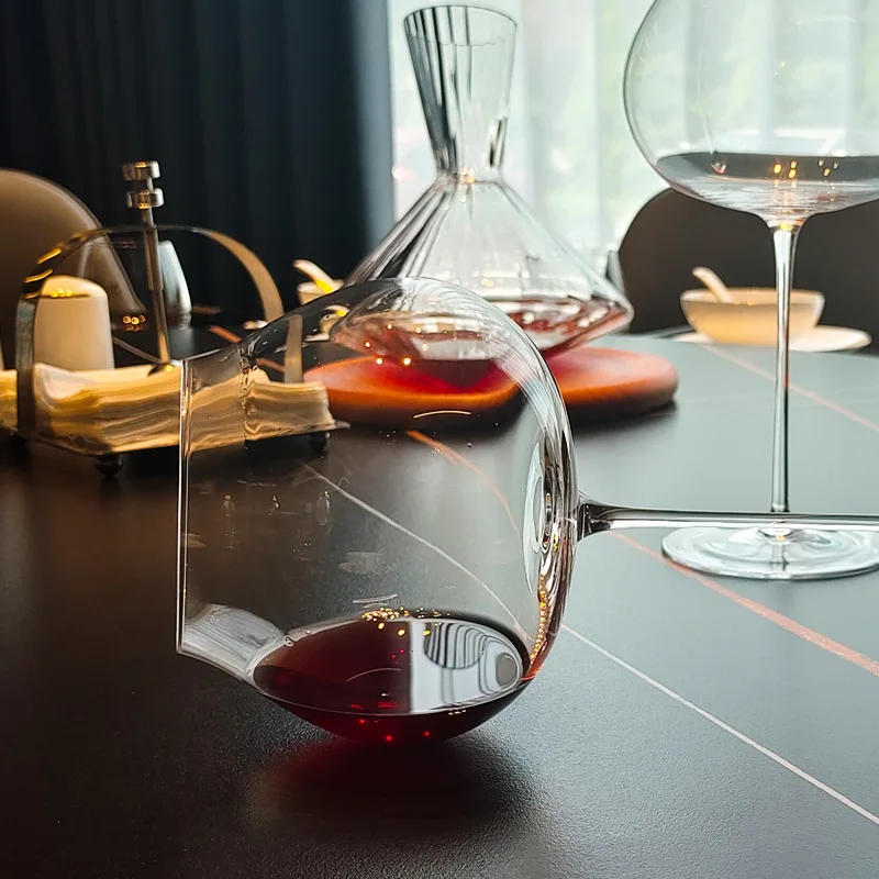 Withered Simple Burgundy red wine cup, hand blown crystal glass wine cup, restaurant, high appearance, big belly, Stemware