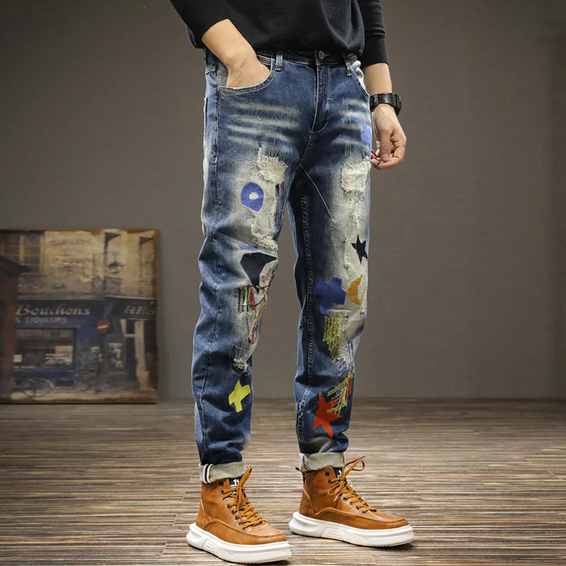 Pantalones vaqueros rasgados elásticos Retro para hombre, Jeans rasgados, diseño bordado, parcheado, Hip Hop, moda urbana, azul