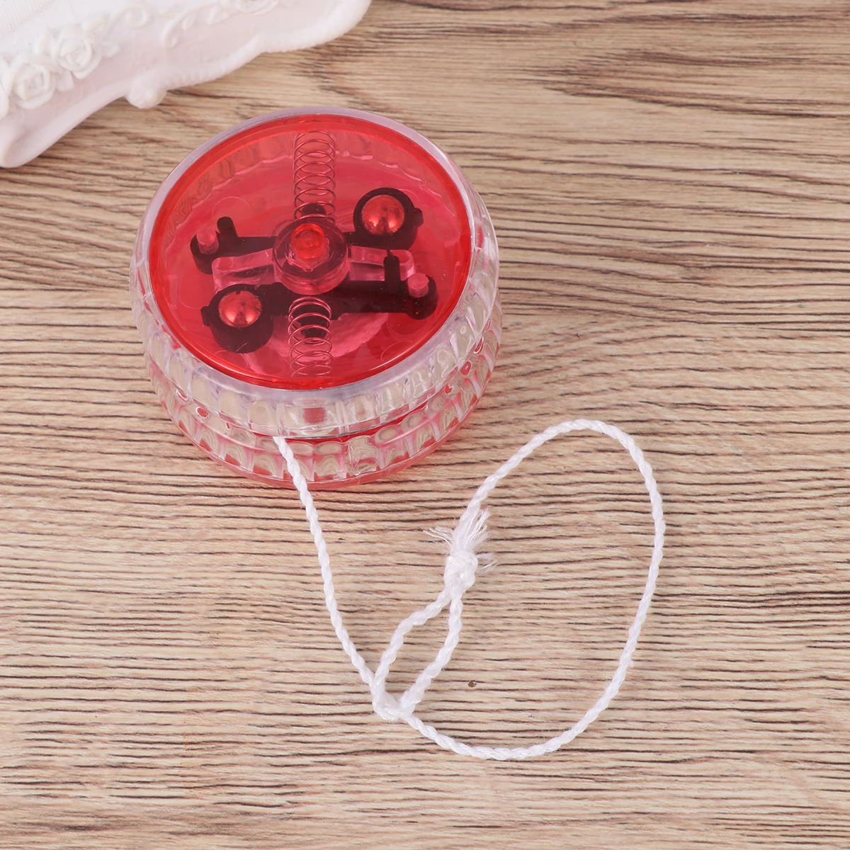 5 pezzi di plastica illuminata Yo-Yo palla di plastica bagliore scuro linea di trazione giocattolo colori assortiti per regali per bambini