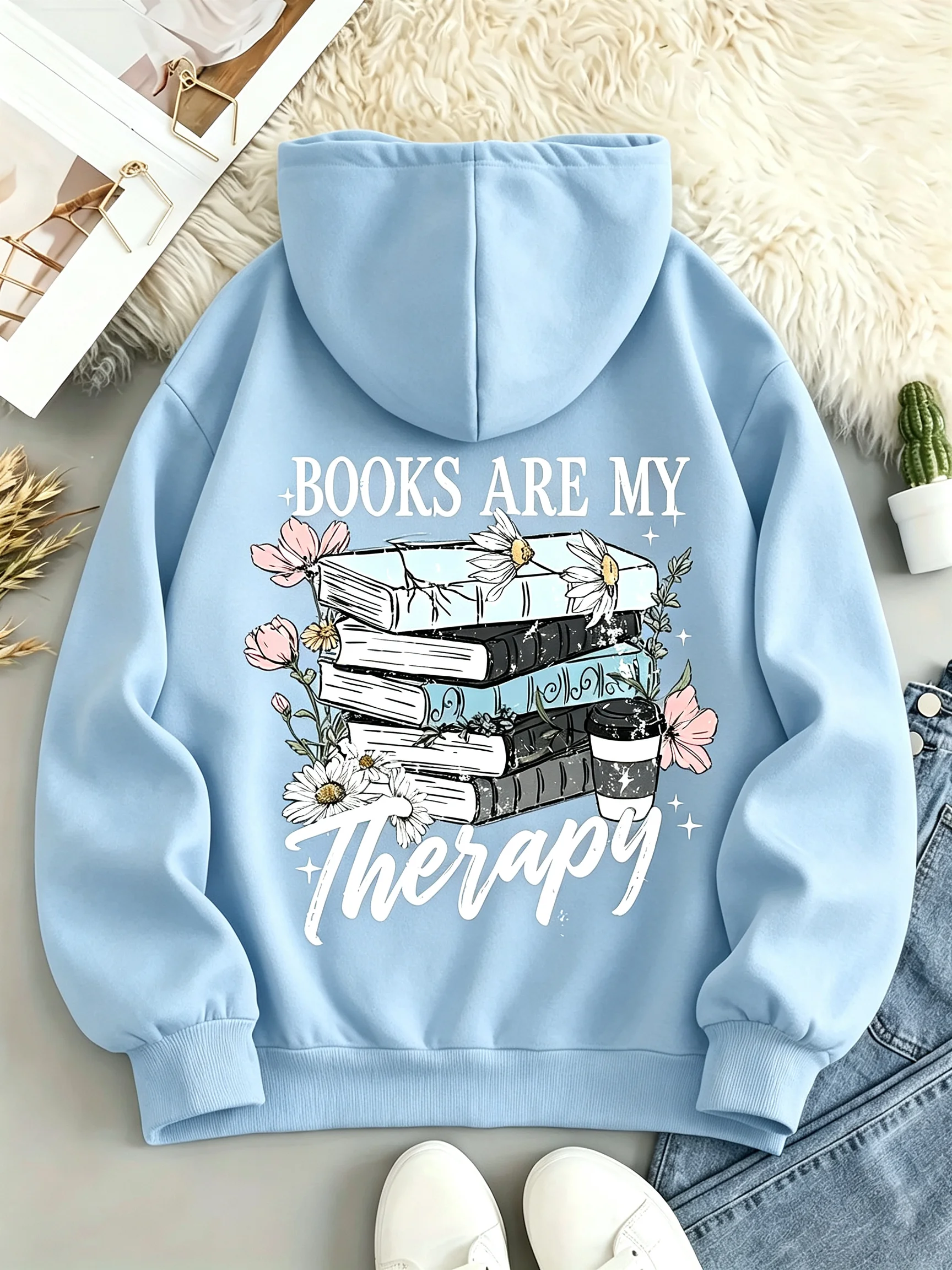 Women's fashion t-shirt wearing a comfortable and fashionable hooded sweatshirt, suitable for sports and casual wear.