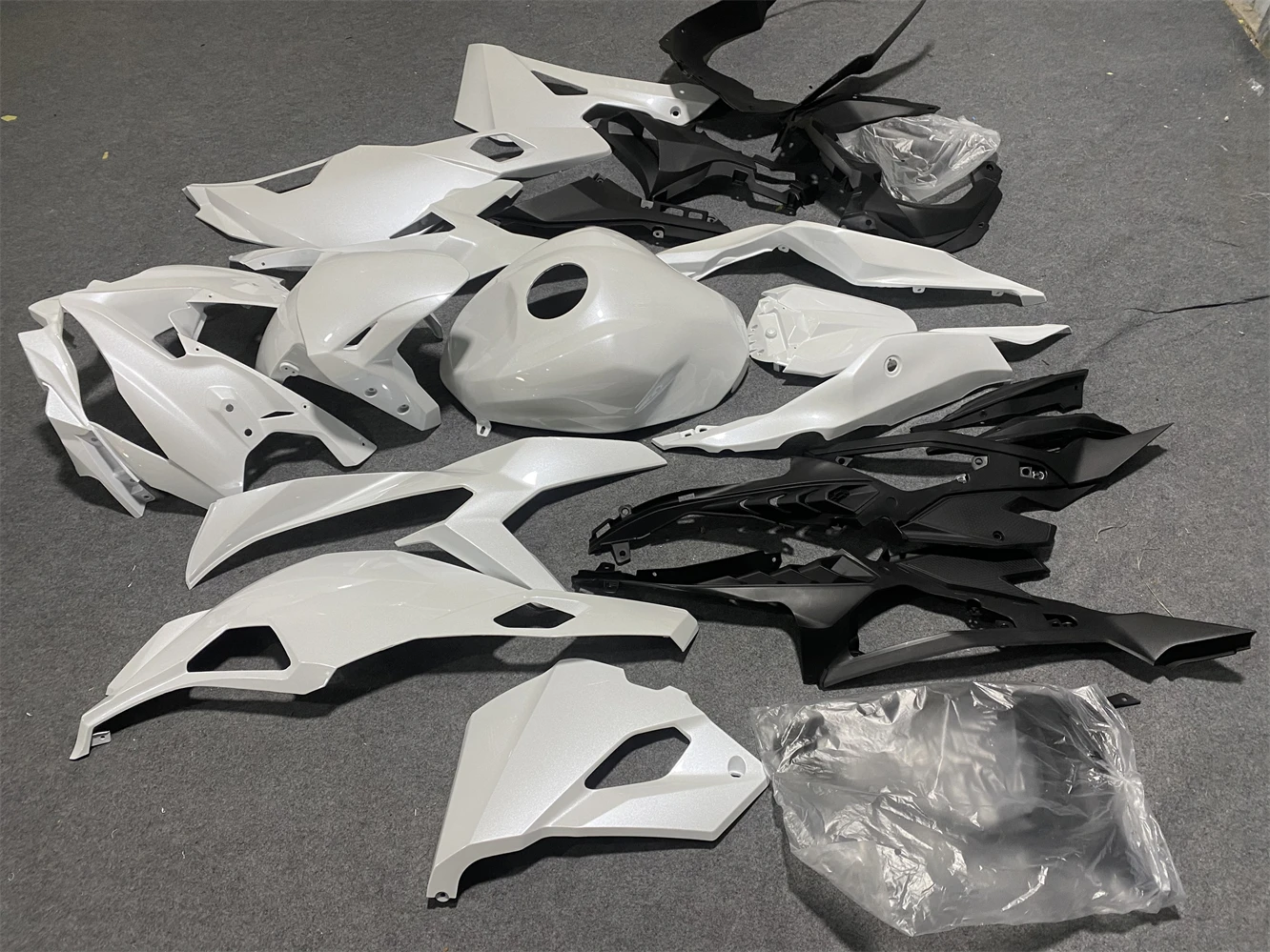 Motorcycle fairing fits the ZX-25R 19 2021 22 23 year ZX-4R ZX-4RR 2019 2020 2021 2022 2023 Fairing Pearl white motorcycle