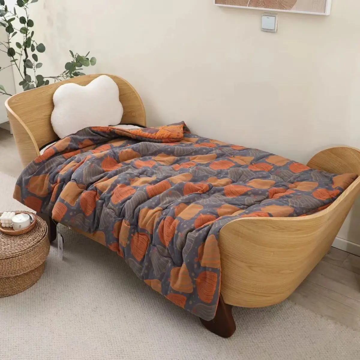 Solid Wood Toddler Bed With Cloud Pillow Pumpkin Print Quilt Set Curved Edge Kids Bedroom Furniture For Boys Girls Nap Sleep