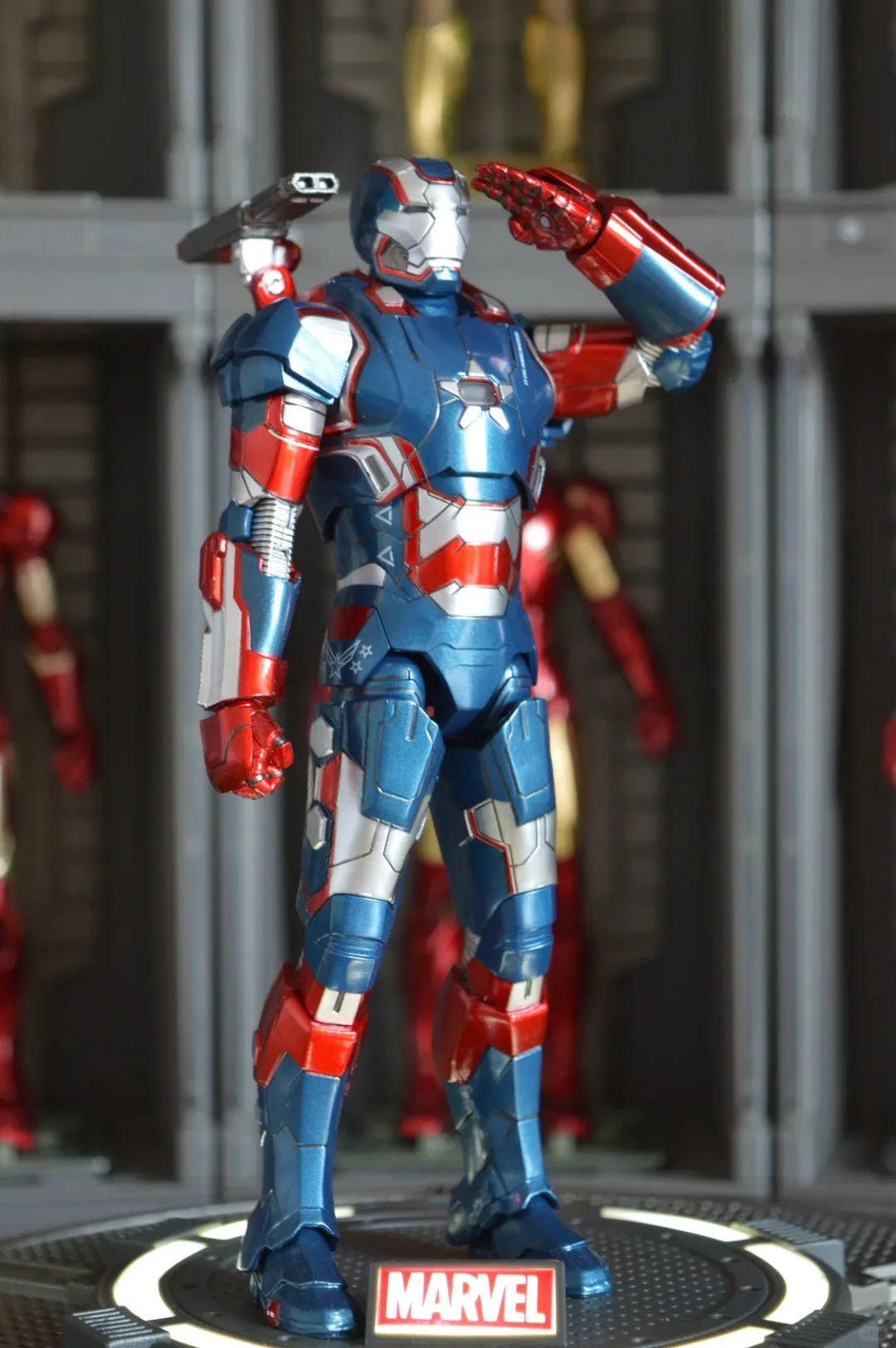 

Movie Iron Man 3 Action Figure Iron Patriot 1:10 Scale Collectible Toy Ornament For Boys Birthday Gift For Toy And Robot Fans
