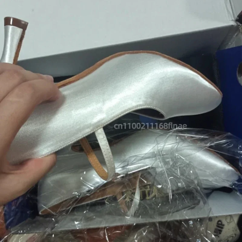 Professionelle moderne Tanzschuhe für Damen aus Leder, Tanzschuhe mit Wildledersohle und hohem Absatz für den Ballsaal, für Indoor-Training und Auftritte. – Detail 4