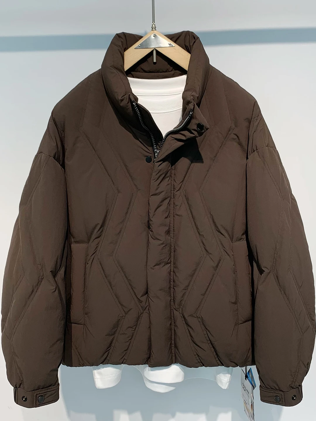 

Мужская зимняя короткая куртка-пуховик с 90% пуховым наполнителем, белая, теплая, с воротником-стойкой, свободного кроя, повседневная, на молнии, из нейлоновой ткани