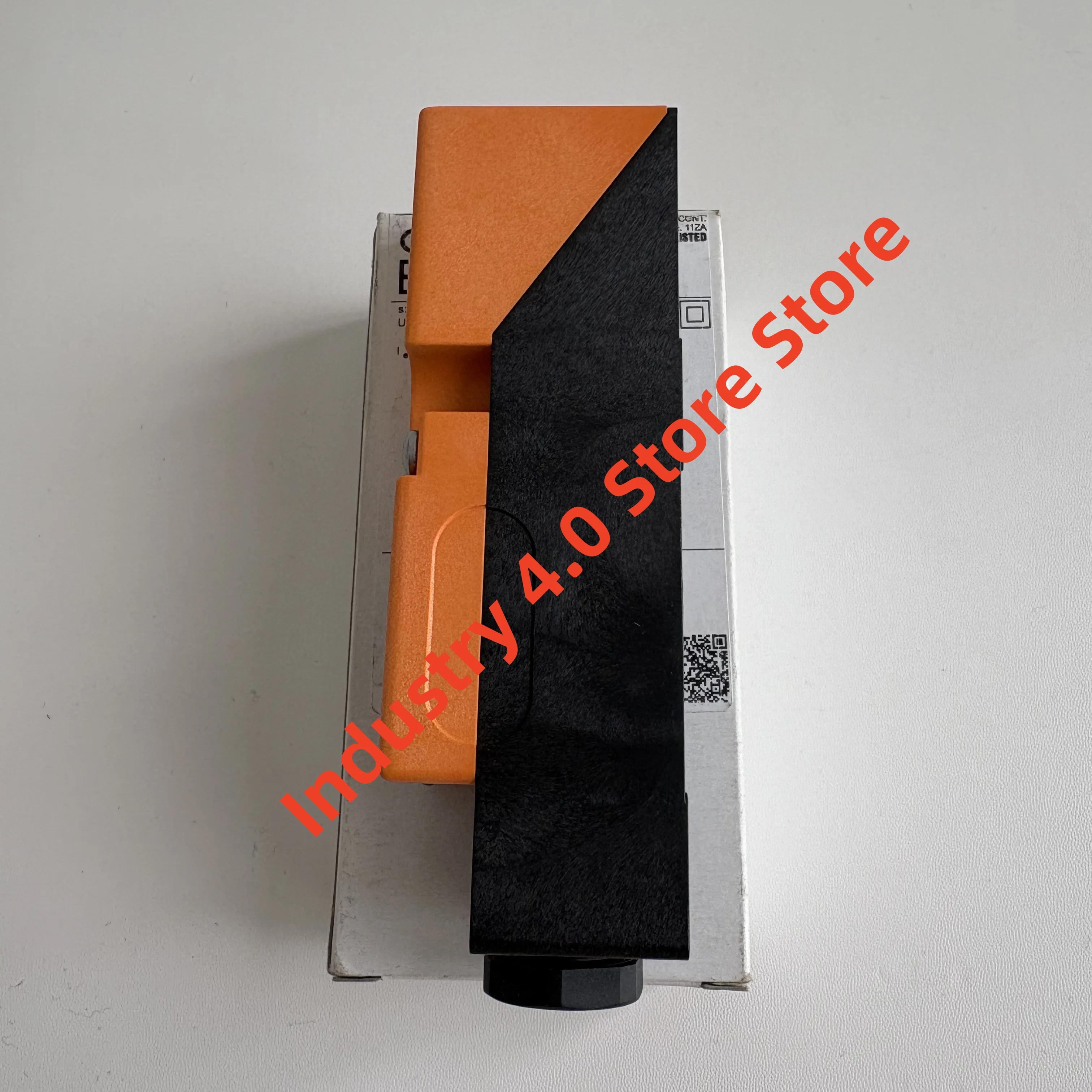 IM0011 inductive proximity switch