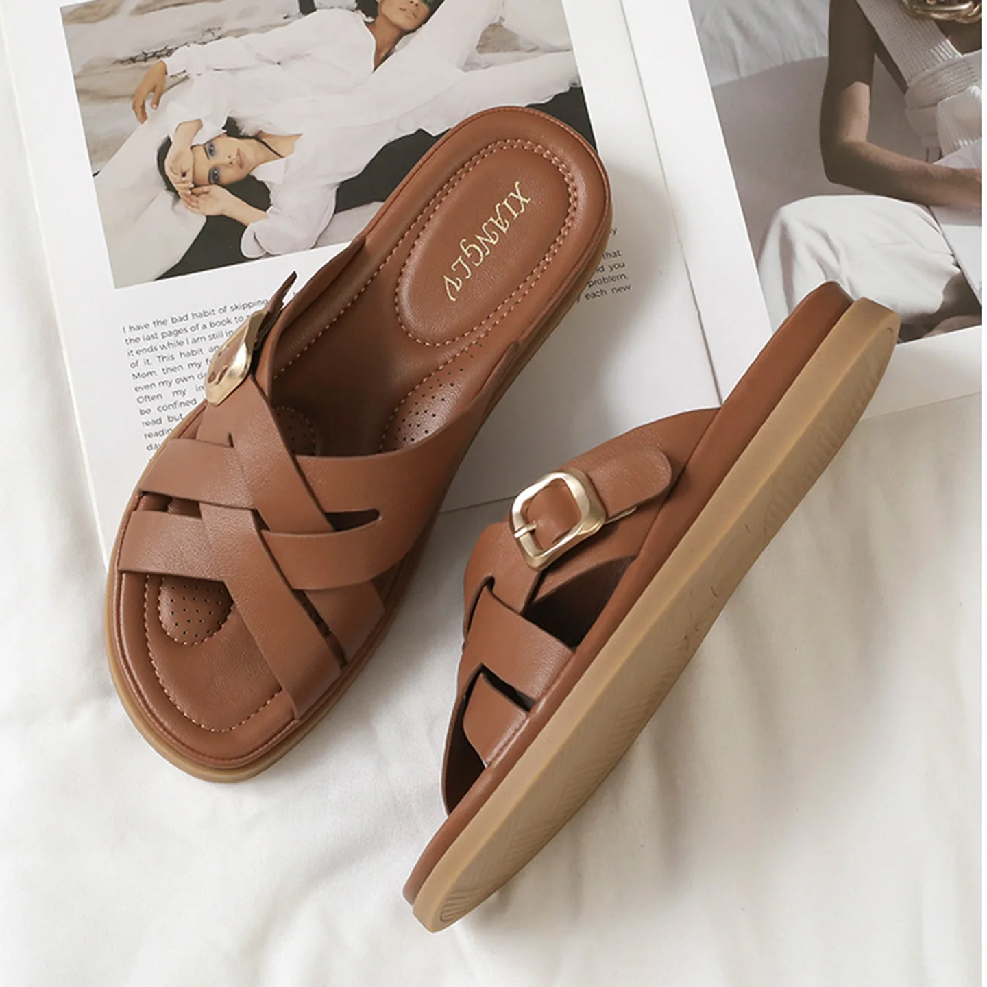 

Fashionable women flat shoes summer new style open toe comfortable casual sandals women soft soled vacation beach flip flops 42