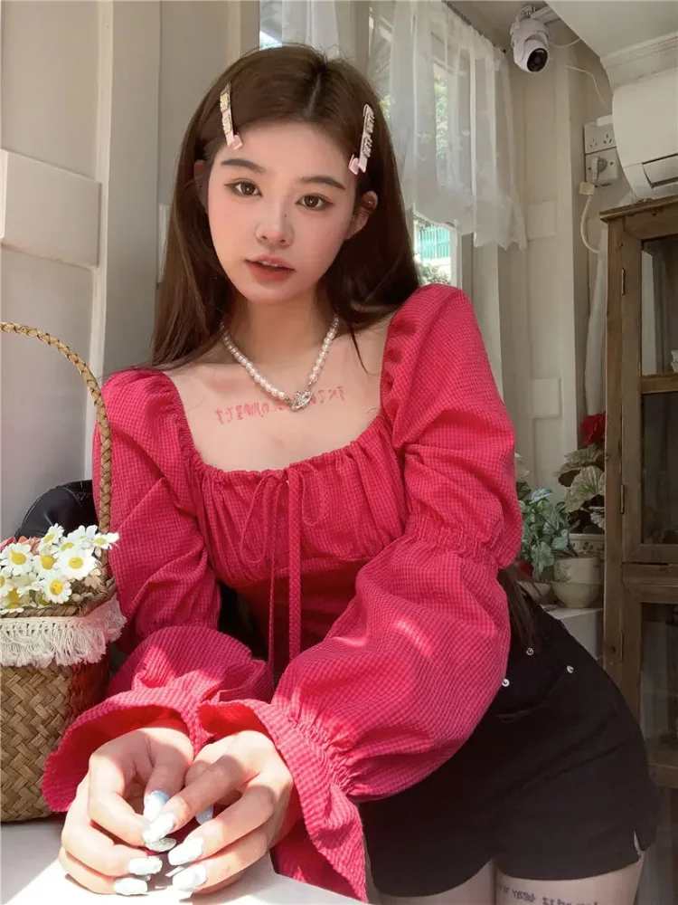 

Милая клетчатая блузка с расклешенными рукавами, женская осенняя блузка с квадратным воротником на шнуровке и складками, облегающий укороченный топ, японская универсальная рубашка Y2k