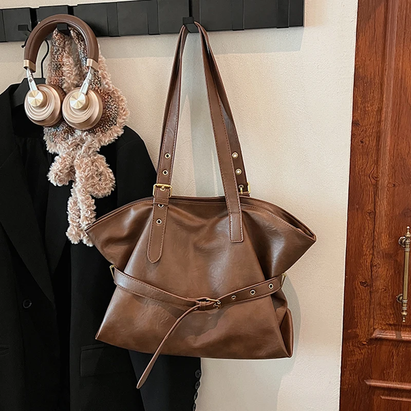 レトロなビッグPUレザーショルダーバッグ レディース 2025年冬トレンド 新作Y2Kファッションハンドバッグ 女性用トラベルラグジュアリートートバッグ bolsas