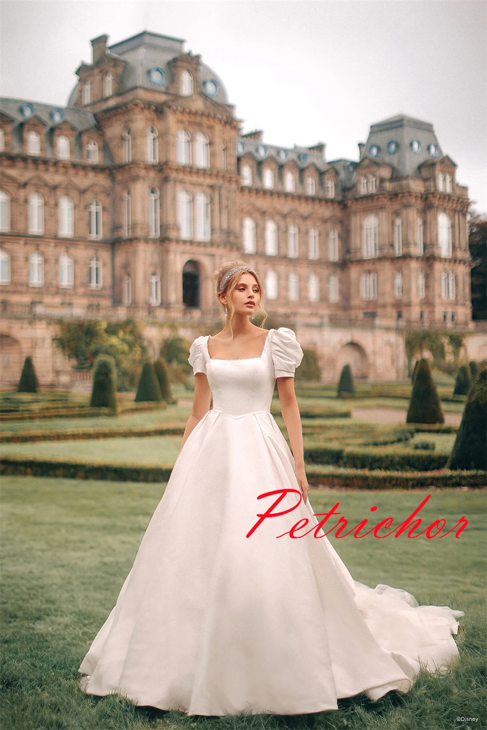 

Customized High Quality White Satin Wedding Dress Temperament Square Collar Dress Short Sleeves Chapel Train Bridal Gowns