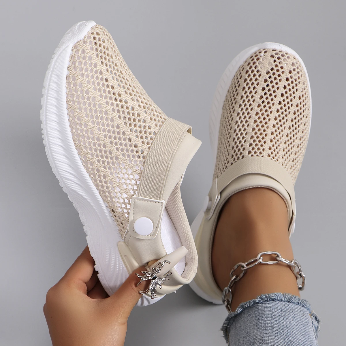 Spring new women\'s sports shoes, fashionable, breathable, lightweight, non-slip, wear-resistant, casual sports shoes, flat shoes