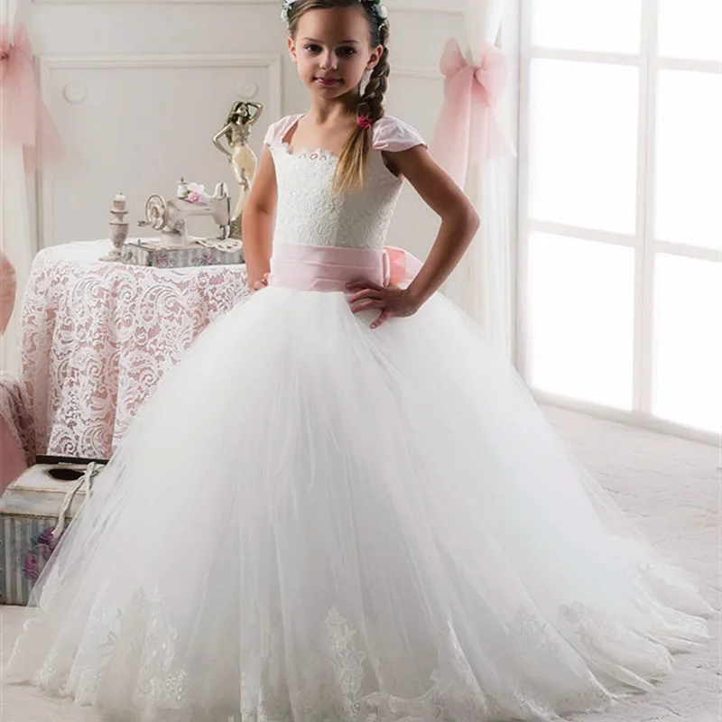 Long Sleeve Gown Princess Flower Girls Dresses Appliques with Beaded Stunning Cute Girls First Communion Dress White