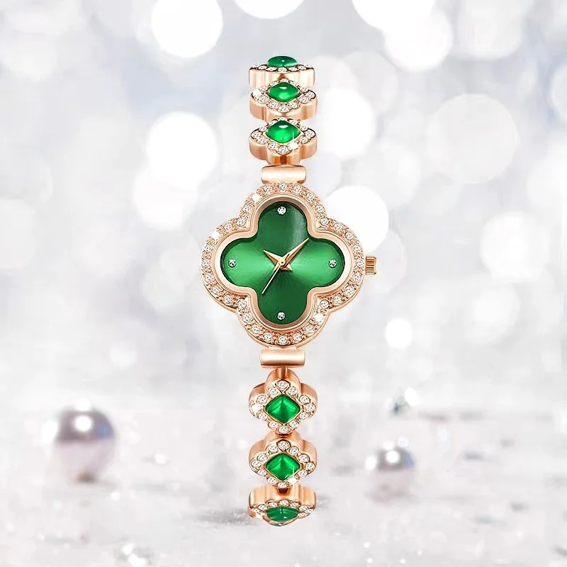 Fashion Versatile Women Four Leaf Clover Bracelet Watch Popular Quartz Diamond Fashion Green Watch Designer Casual Wristwatch