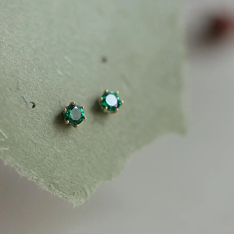 

New In Silver Six Claw Inlaid Mini Green Gemstone Stud Earings Simple Fashion Stars Earrings for Women Party Fine Jewelry