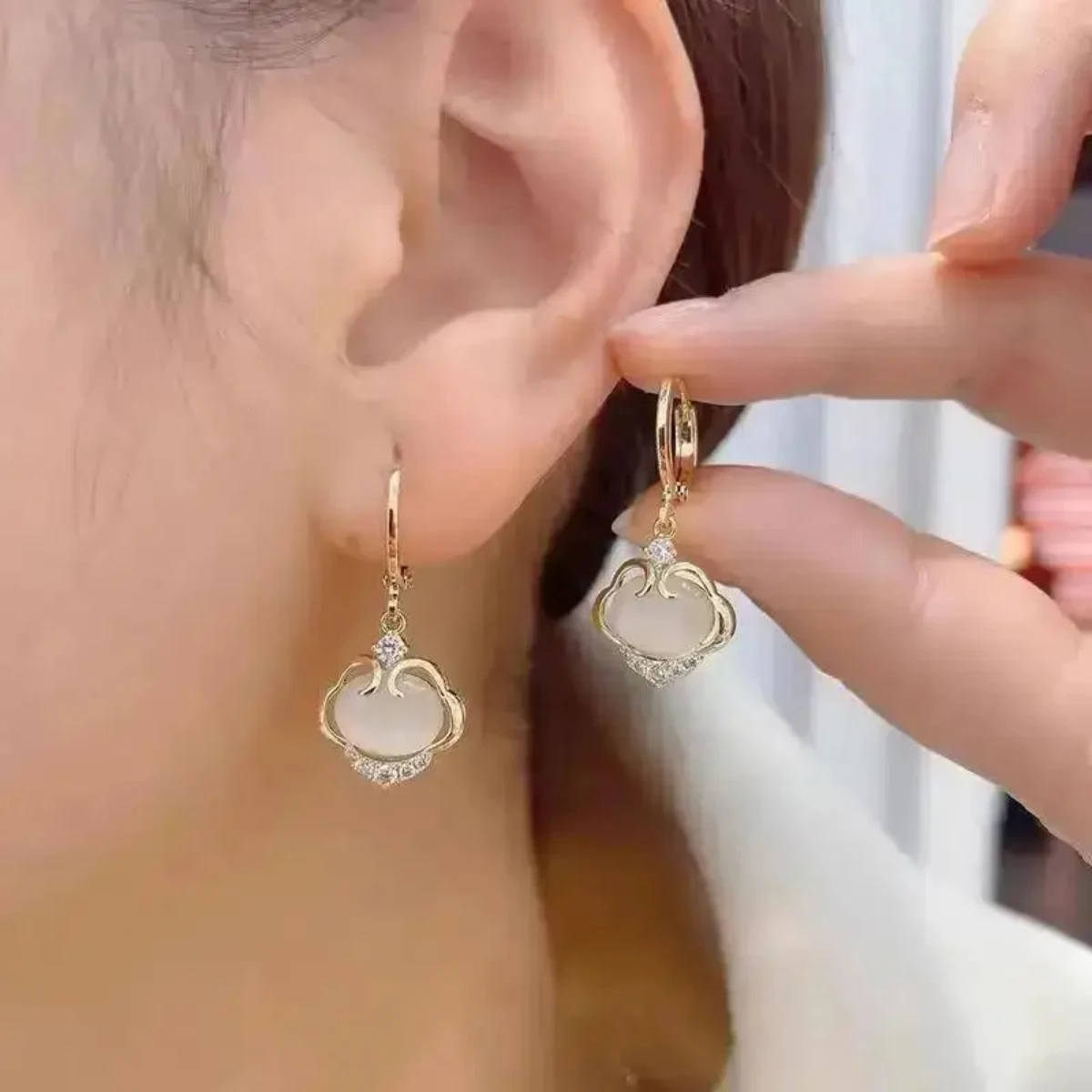 

925 Silver Needle Korean Fashion Camellia Flower Earrings For Women Jewelry 2024 Trending New Women's Crystal Bow Drop Earrings