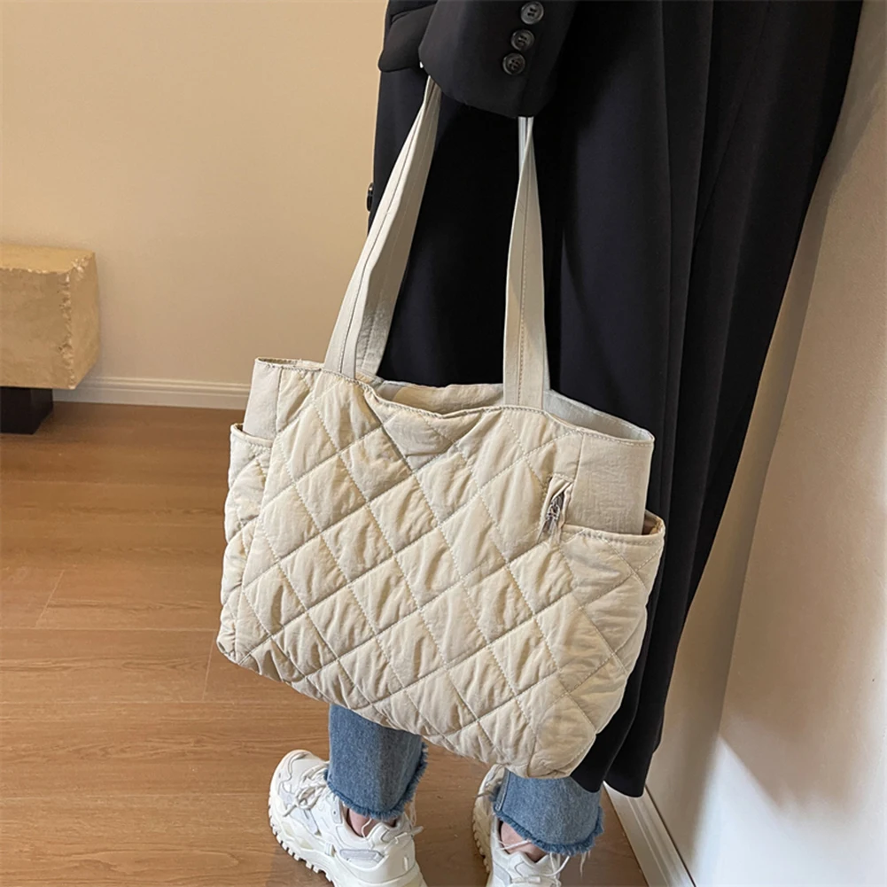 Women Lightweight Handbag Casual Crossbody Bag Adjustable Strap Diamond Quilted Tote Bag Padding Shoulder Bag Slouchy Travel Bag