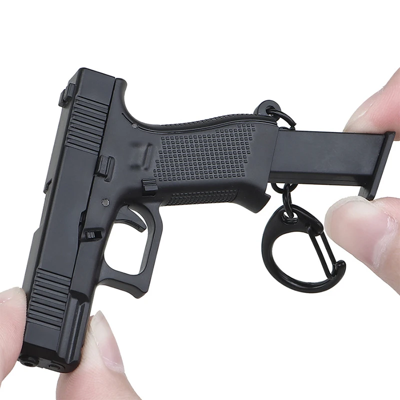 CS Revolver Model Keychain for Men Vintage Counter Strike Pistol Metal Pendant Key Ring Male Boys Fans Bag Car