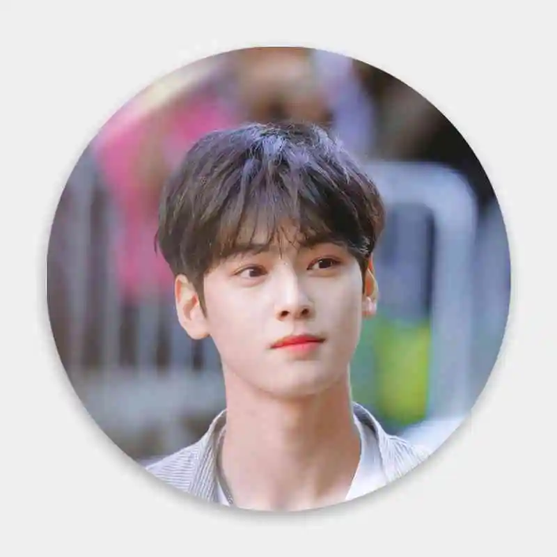 Значок-брошь Cha EunWoo Che Yin You (Корейская K-POP группа), персонаж аниме/игры, 75 мм, жестяной, модный, для лацкана, сувенирная продукция