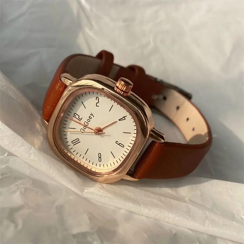 Retro Square นาฬิกาผู้หญิงพิเศษที่น่าสนใจหรูหราเข็มขัดกลางโรงเรียน StudentsinsWind ดูดีผู้หญิงควอตซ์ W