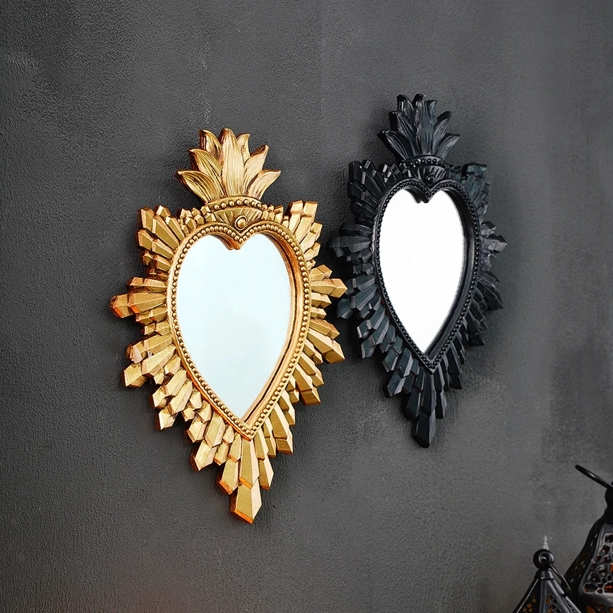 1PC, Golden and Black Resin Material Flame Sacred Heart Decorative Pendant, Suitable for Religious Wall Decoration
