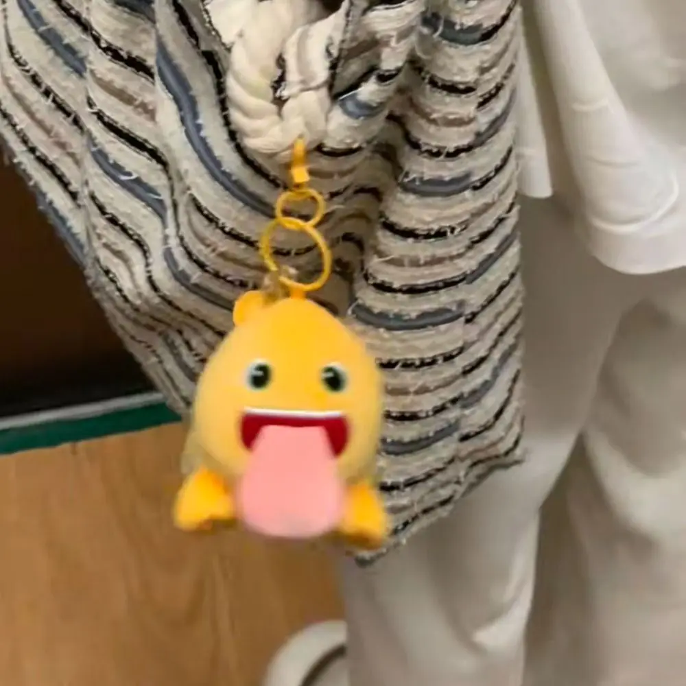 Simpatico ciondolo magnetico in peluche con drago di latte con lingua grande, cartone animato, drago di latte, bambola di peluche, portachiavi in peluche, portachiavi con drago di latte che si bacia