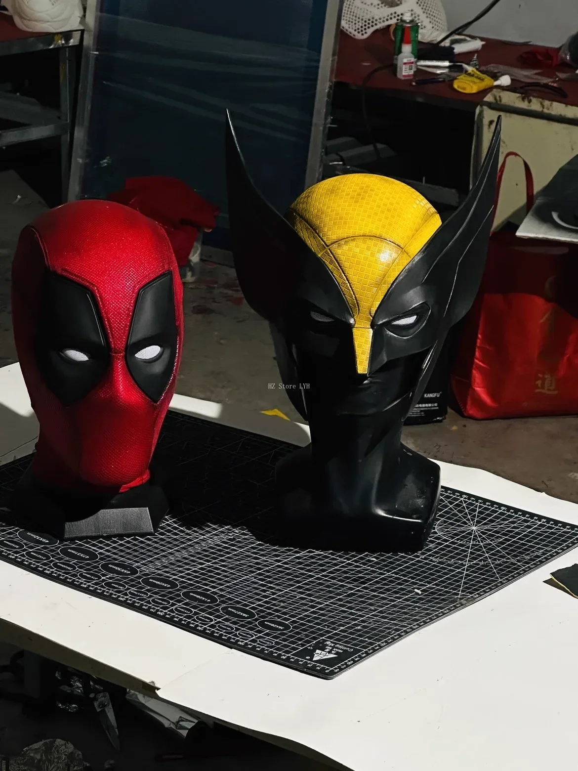 マーベル ダメージ加工 ウルヴァリンマスク マグネティックアイ