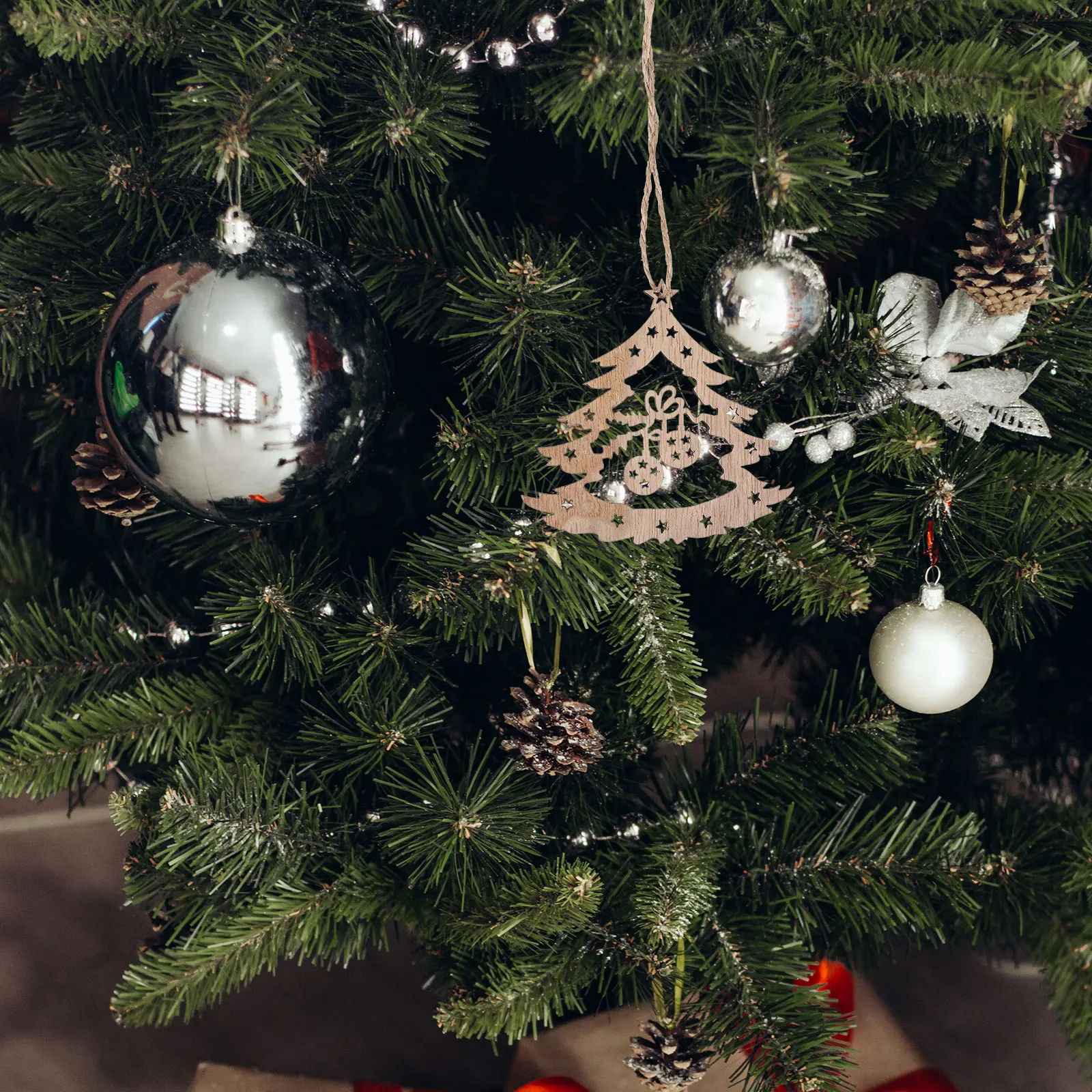 

1Set Wood Xmas Pendant Blank Solid Decorative Hanging Ornament for Christmas Tree Window DIY Painting Cutouts Xmas Craft