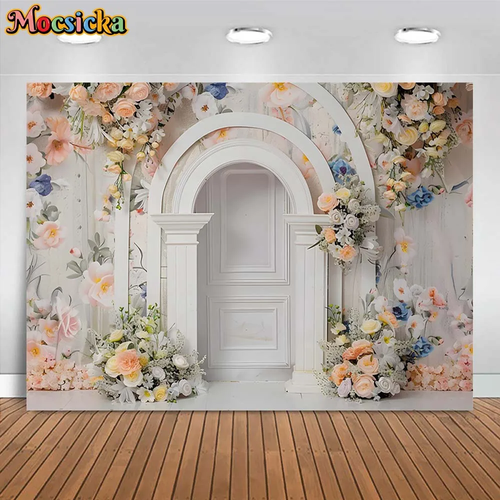 Mocsicka ฉากพื้นหลังสำหรับถ่ายภาพโค้งประตูสีขาววินเทจทารกลายดอกไม้ผนังเด็กฉากหลังรูปภาพผู้ใหญ่อุปกรณ์ประกอบฉากการถ่ายภาพบุคคลในครอบครัว