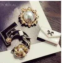 Brand Design Crystal Crown Brooches No.5 Broches for Women Rhinestone Cross Cuz Brooch Pins