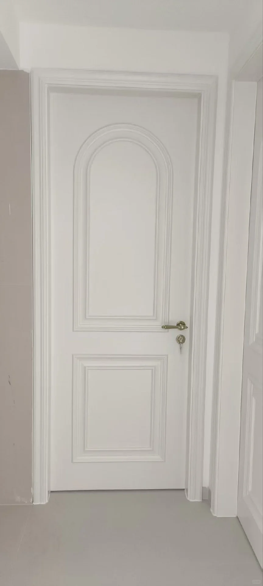 Porte per camera da letto in legno massello insonorizzate moderne personalizzate Pannello per telaio Porta a battente interna Porta interna in materiale finito per case