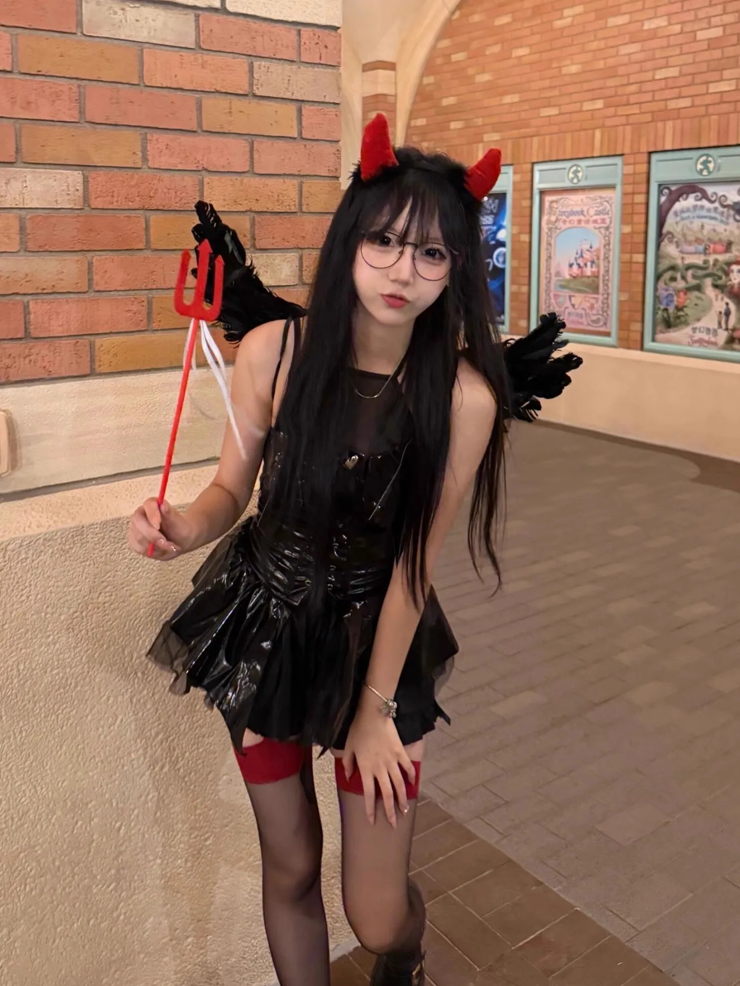 

Pure Desire Sexy Little Devil Outfit Halloween Cosplay Style Waist-Cinching Dress Skirt Wings Set for Women