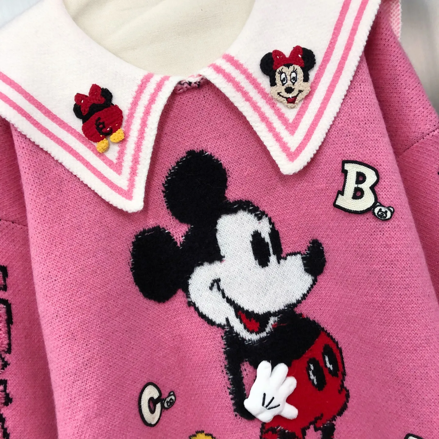 2025 Korean Version Age-Reducing Fashion Navy Collar Embroidered Cartoon Jacquard Loose College Style Pullover Sweater Women