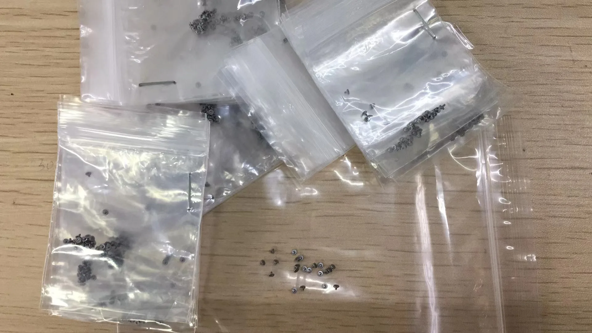 Keyboard Rivet Screw A1706 A1707 A1708 A1989 A1990 A2159 A2251 A2289 A2179 A2337 A2338 for Macbook Pro Retina 13\