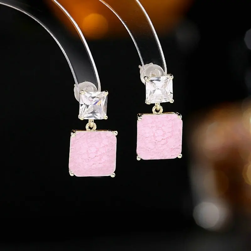 

Minimalist Geometric Small Square Earrings With Ice Cracks, Zircon Earrings, S925 Silver Needles, Niche Design, Versatile And El