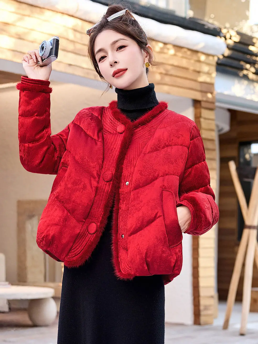 

Ladies' Stylish Short Red down Cotton Jacket Thick Warmth Retro Winter Outerwear Korean Style Loose Fit V-Neck Single Button