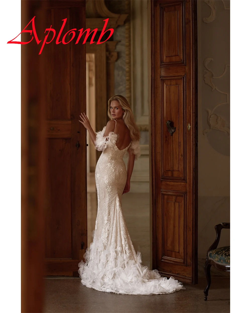 Abito da sposa romantico personalizzato in organza bianca Squisito scollo a V senza spalline Festa nuziale Classica cerniera posteriore Robe de marié
